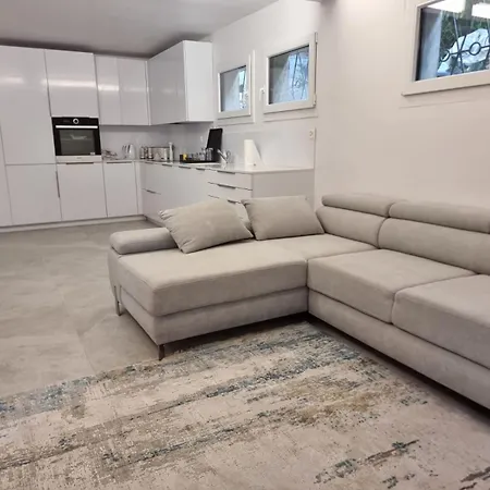 120 M2-proche Lausanne-acces Autoroute- Equipe-parking Gratuit * Le Mont-Sur-Lausanne